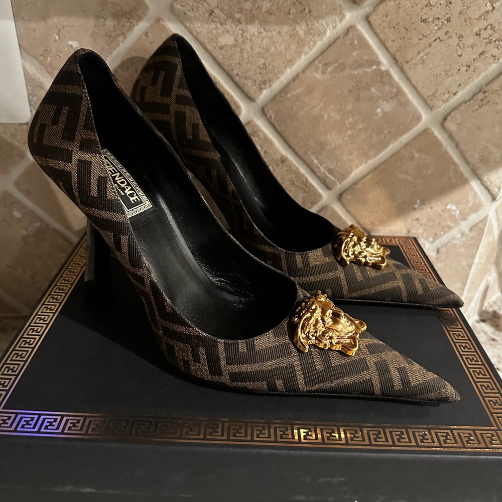 Fendi Versace collab (FENDACE) Brown and Gold Heels - Picture 4 of 16